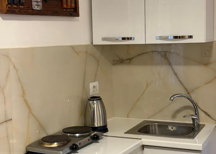 Apartment- Kamu Daire Tiran